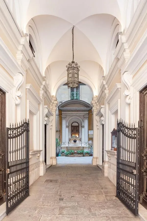 Glance In Rome Otel