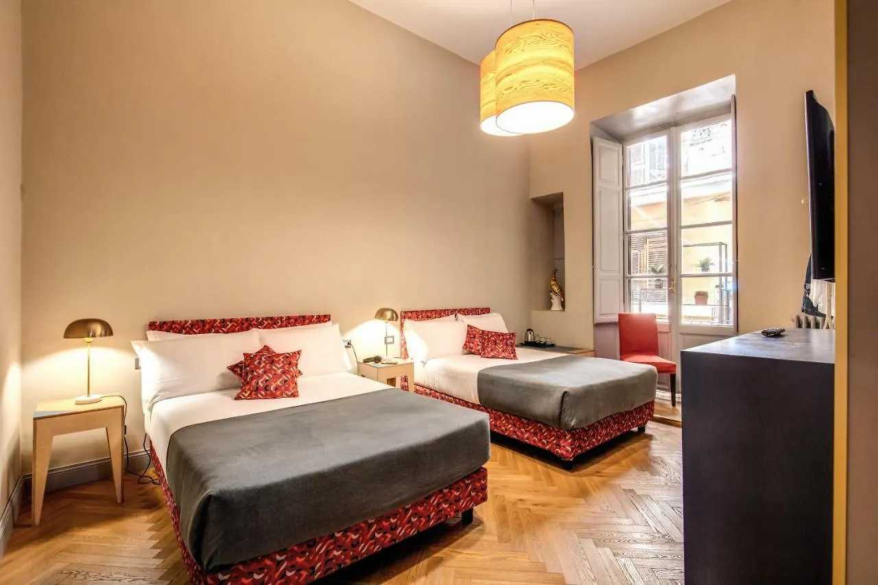 Glance In Rome Otel